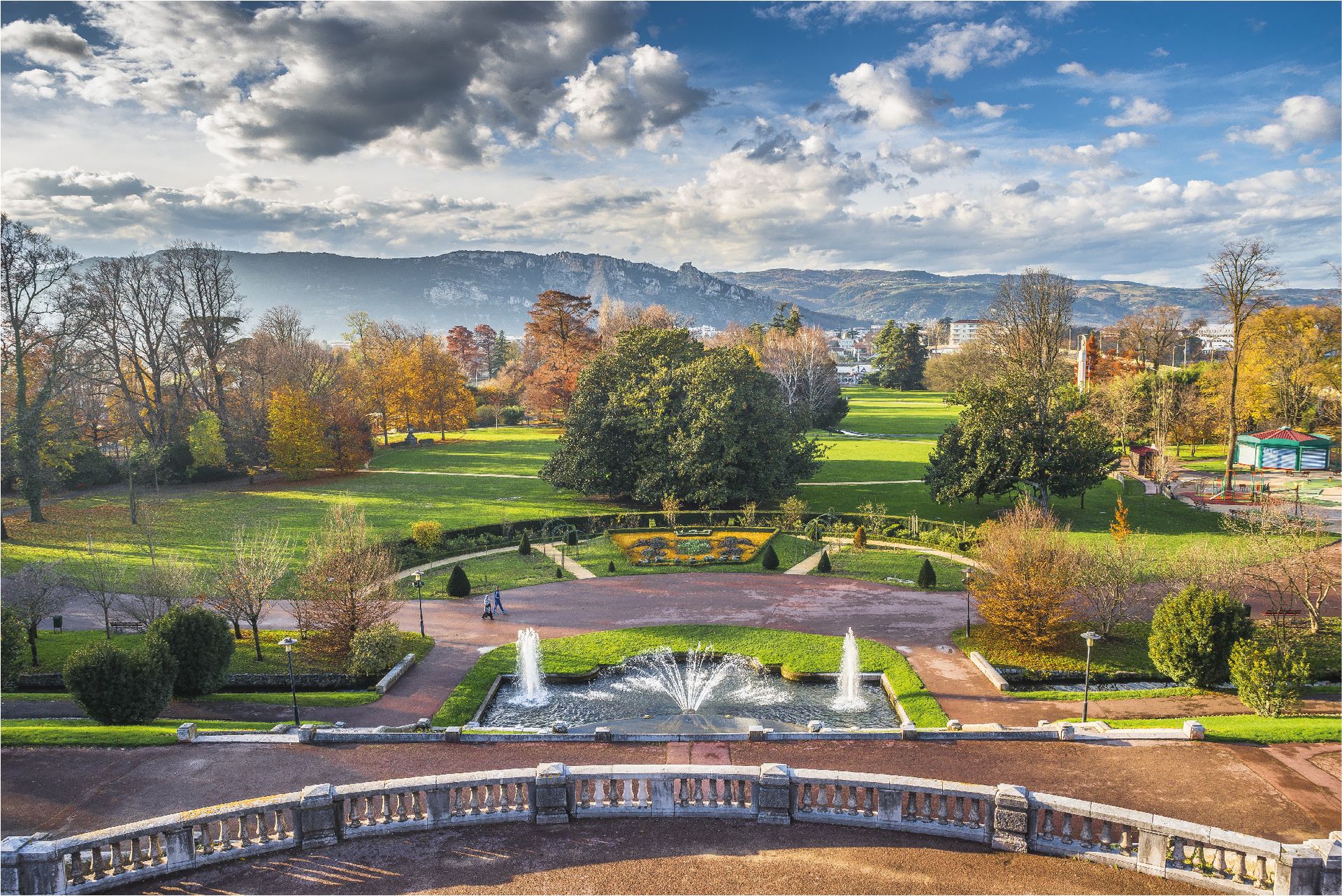  Valence